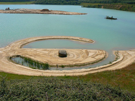 Emmen_Smithson_Broken_Circle1971